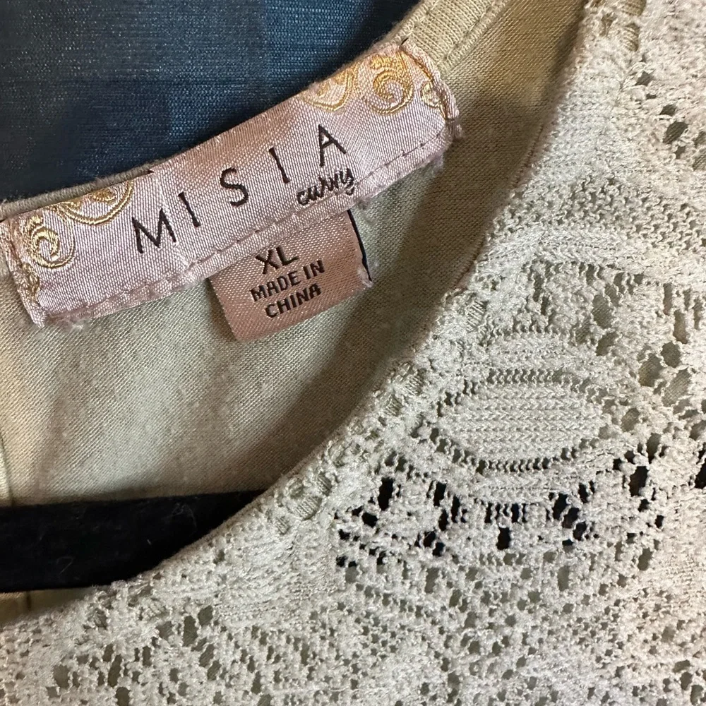 Misia Light Green Sleeveless Lace Blouse - Picture 2 of 3